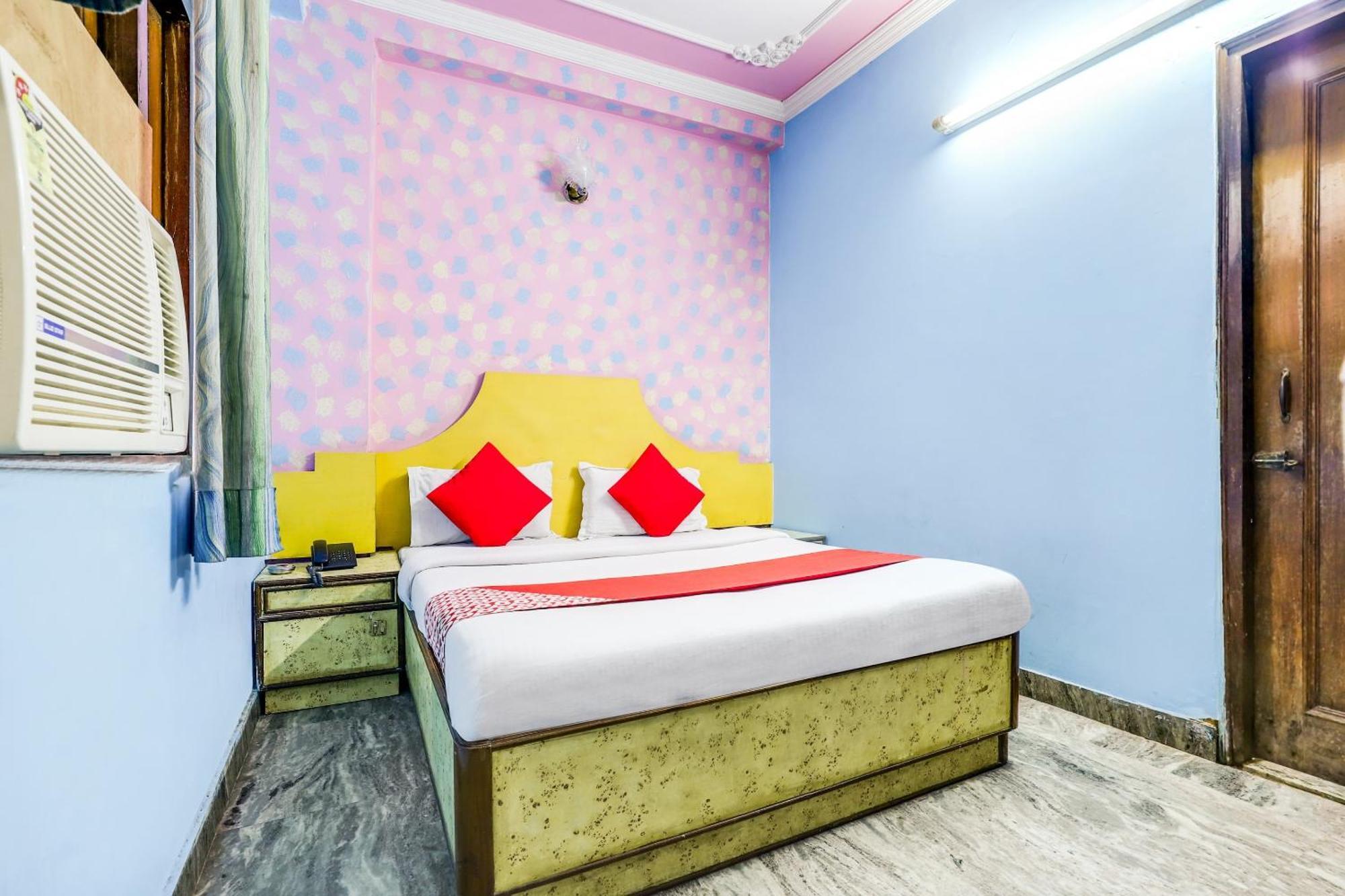Hotel O Moon Palace Dx Нью-Дели Экстерьер фото